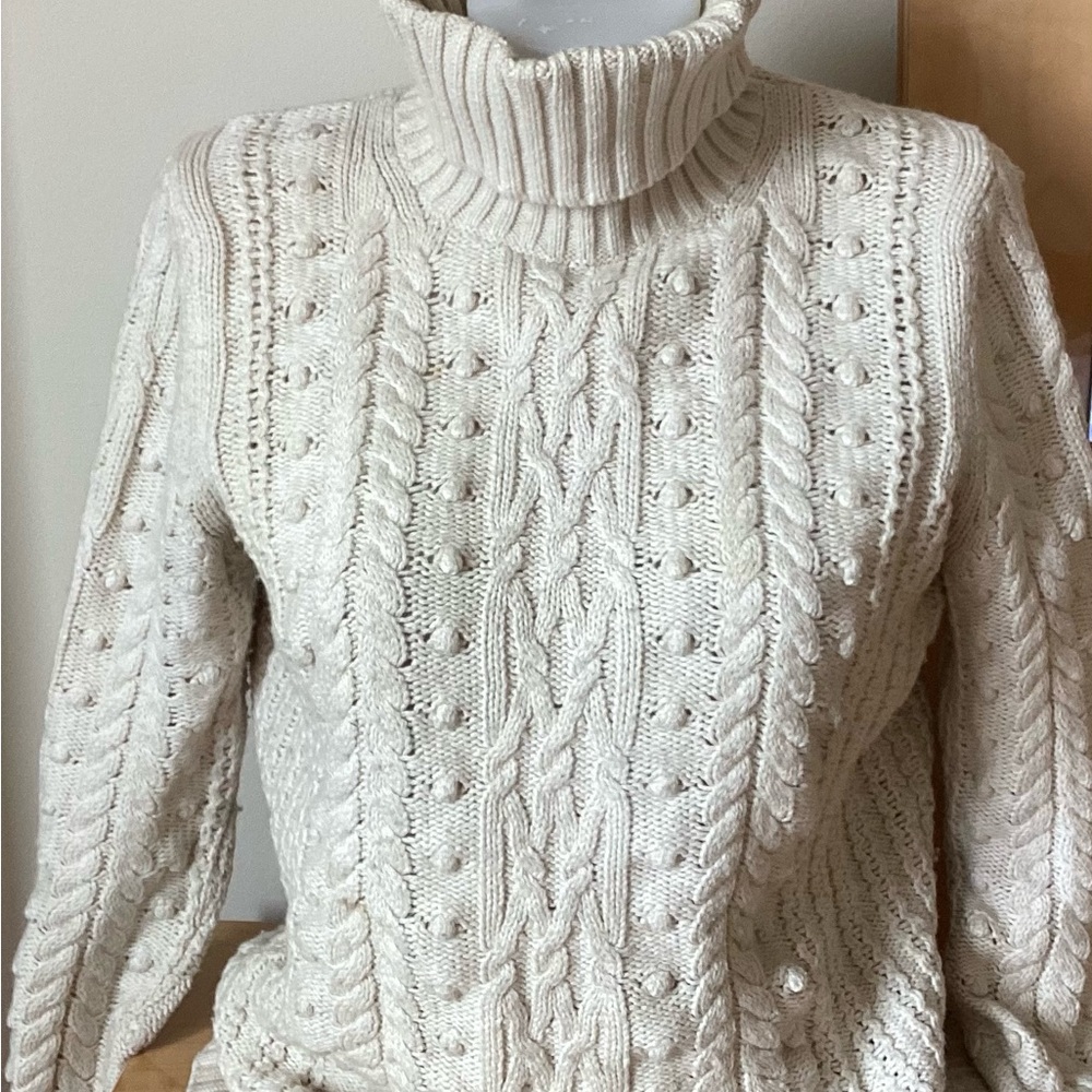 GAP Off-White Turtleneck Knit Sweater